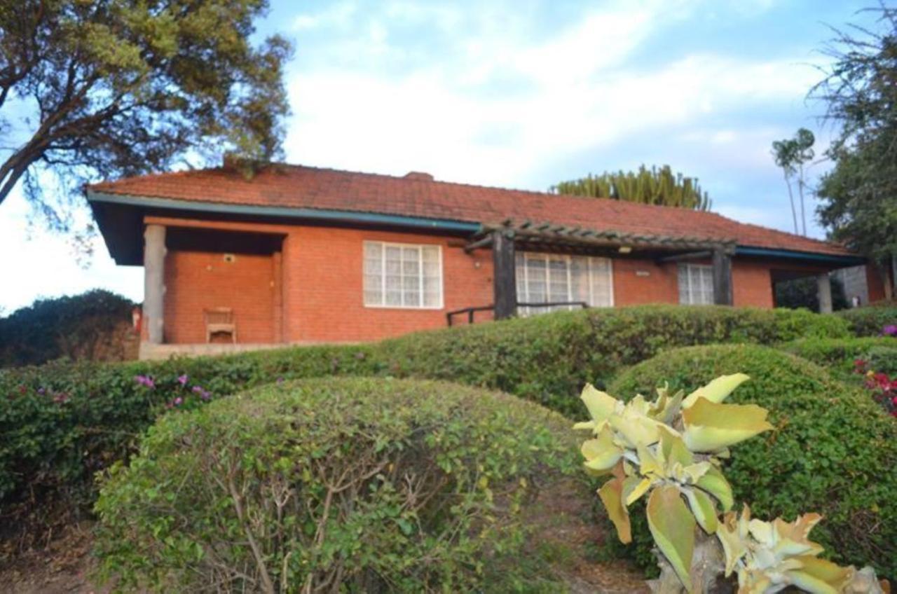 Jacaranda Lake Elementaita Lodge Gilgil Exterior photo